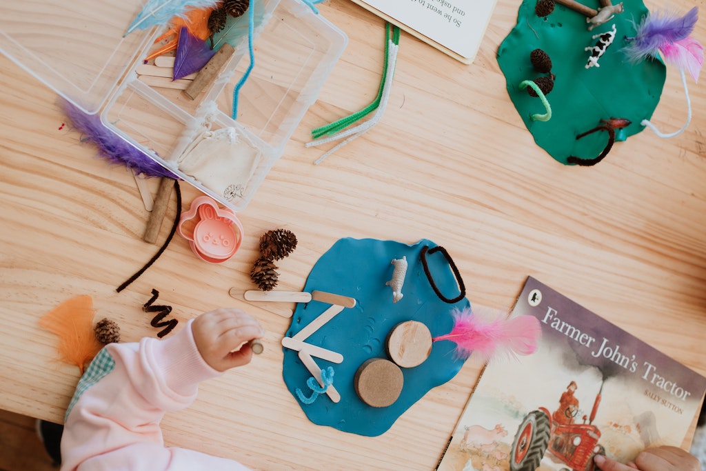 Farm Animals Activity Box